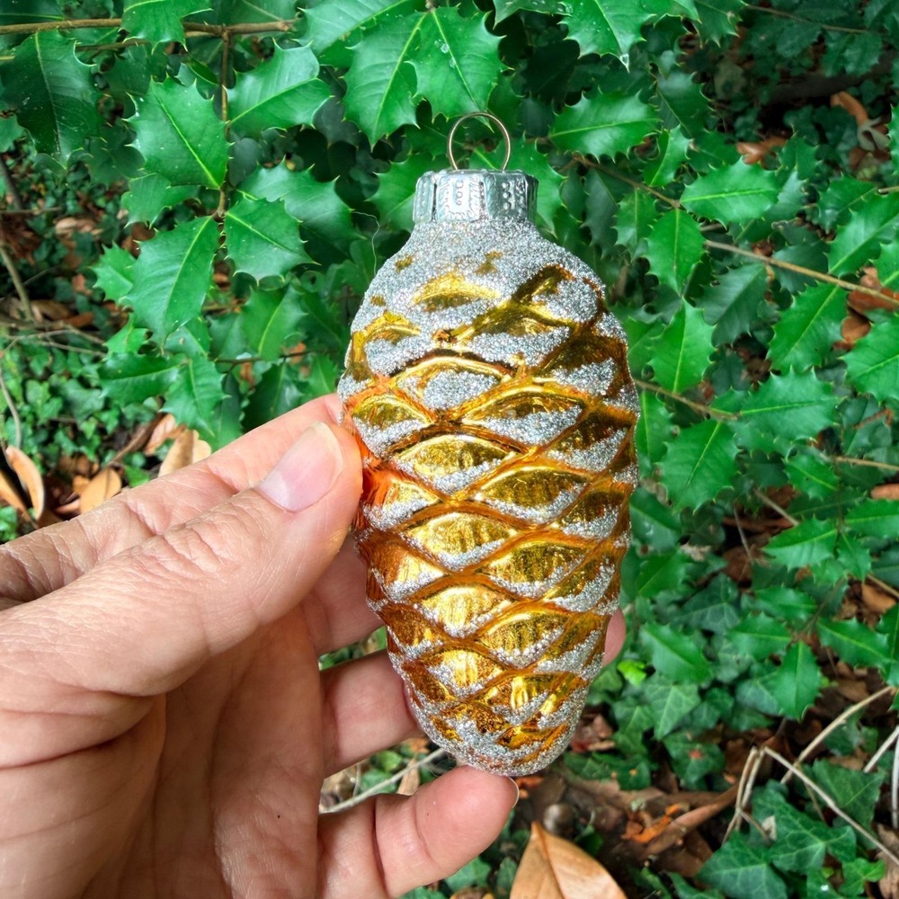 Vintage GDR East Germany Glass Pinecone Christmas Ornaments Gold Silver Set of 2 - Picture 7 of 8